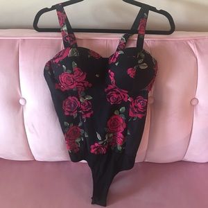 Guess Rose bodysuit